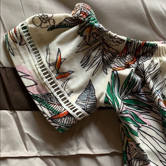 $Romper , size small , selling for $7 - Picture 8 of 9